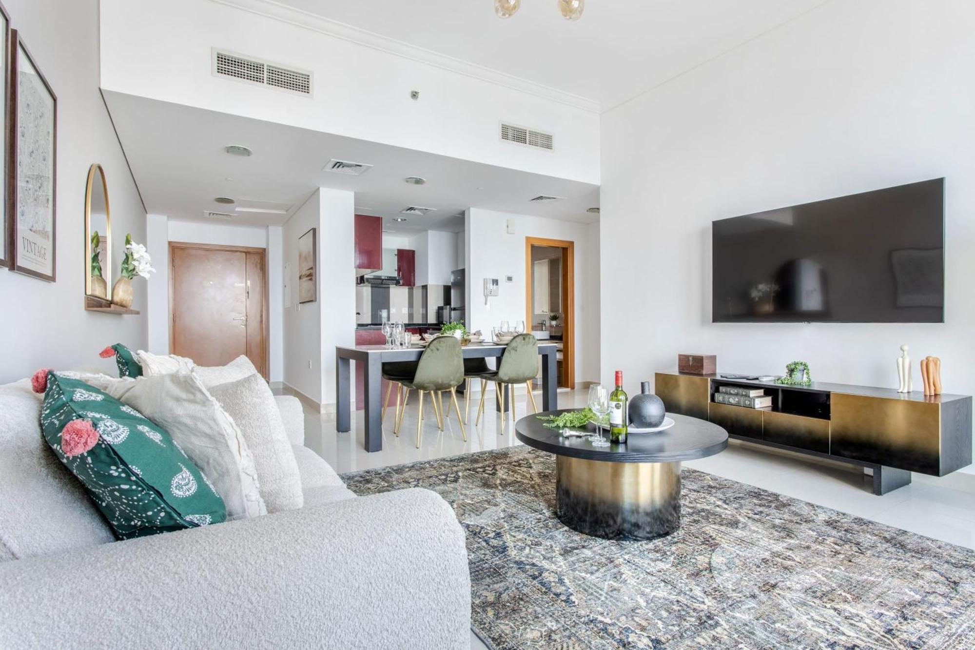Frank Porter - Ocean Heights Apartment